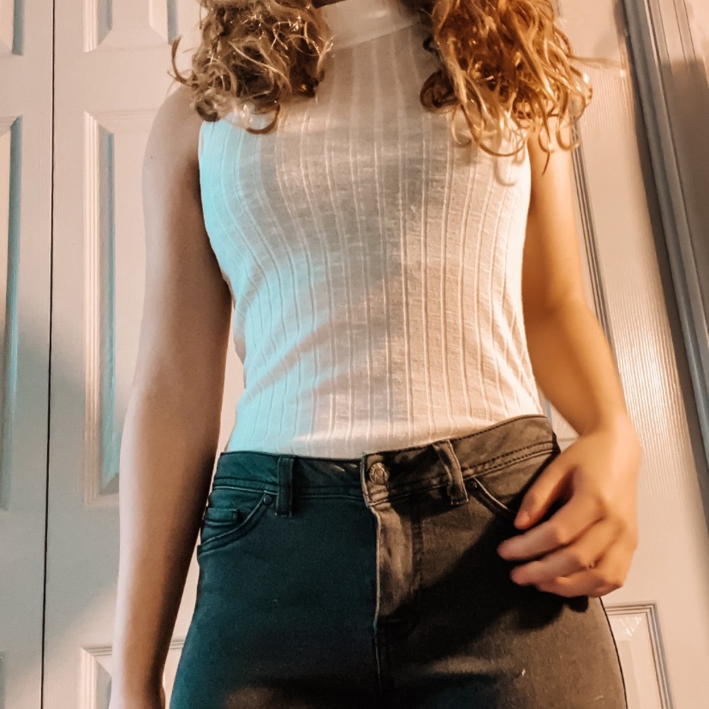 Turtle neck tank top
